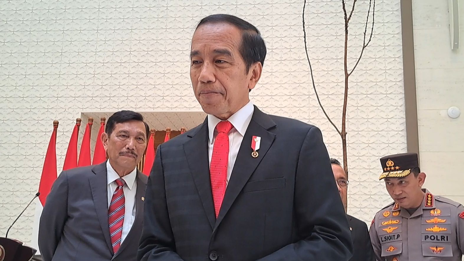 [HOAKS] Jokowi Laporkan Rocky Gerung ke Bareskrim