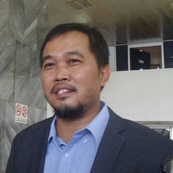 Koordinator Masyarakat Anti Korupsi Indonesia (MAKI) Boyamin Saiman di Kompleks Parlemen, Senayan, Jakarta, Jumat (9/6/2017).