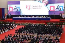 Wisuda Ke-17 PresUniv, Rektor Dorong Lulusan Hasilkan Karya Berdampak