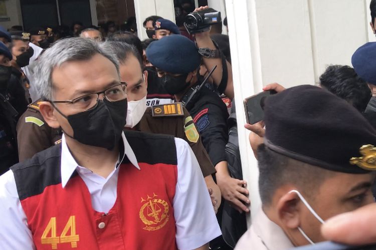 Mantan Kaden A Ropaminal Div Propam Polri Kombes Agus Nurpatria menjalani sidang perdana di Pengadilan Negeri (PN) Jakarta Rabu (19/10/2022). Agus menjalani sidang dengan agenda pembacaan surat dakwaan kasus obstruction of justice atau perintangan proses penyidikan terkait perkara dugaan pembunuhan berencana terhadap Nofriansyah Yosua Hutabarat atau Brigadir J.