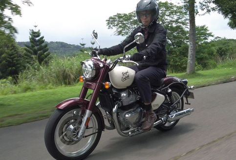 Kencan Singkat dengan Royal Enfield Classic 650 di Puncak Bogor