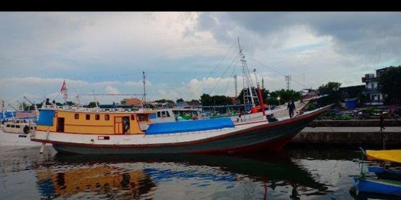 Dokumentasi KM Ladang Pertiwi sebelum tenggelam