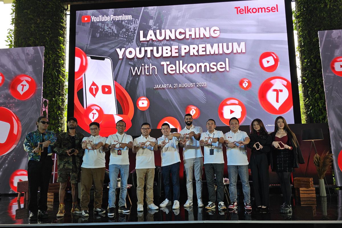 Telkomsel dan YouTube meluncurkan paket khusus YouTube Premium seharga Rp 49.000 per bulan di Jakarta Selatan, Senin (21/8/2023). Paket ini memungkinkan pelanggan Telkomsel berlangganan YouTube Premium plus kuota internet 2 GB selama 30 hari.