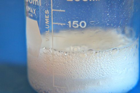 Perubahan Kimia pada Reaksi antara Soda Kue dan Asam Cuka