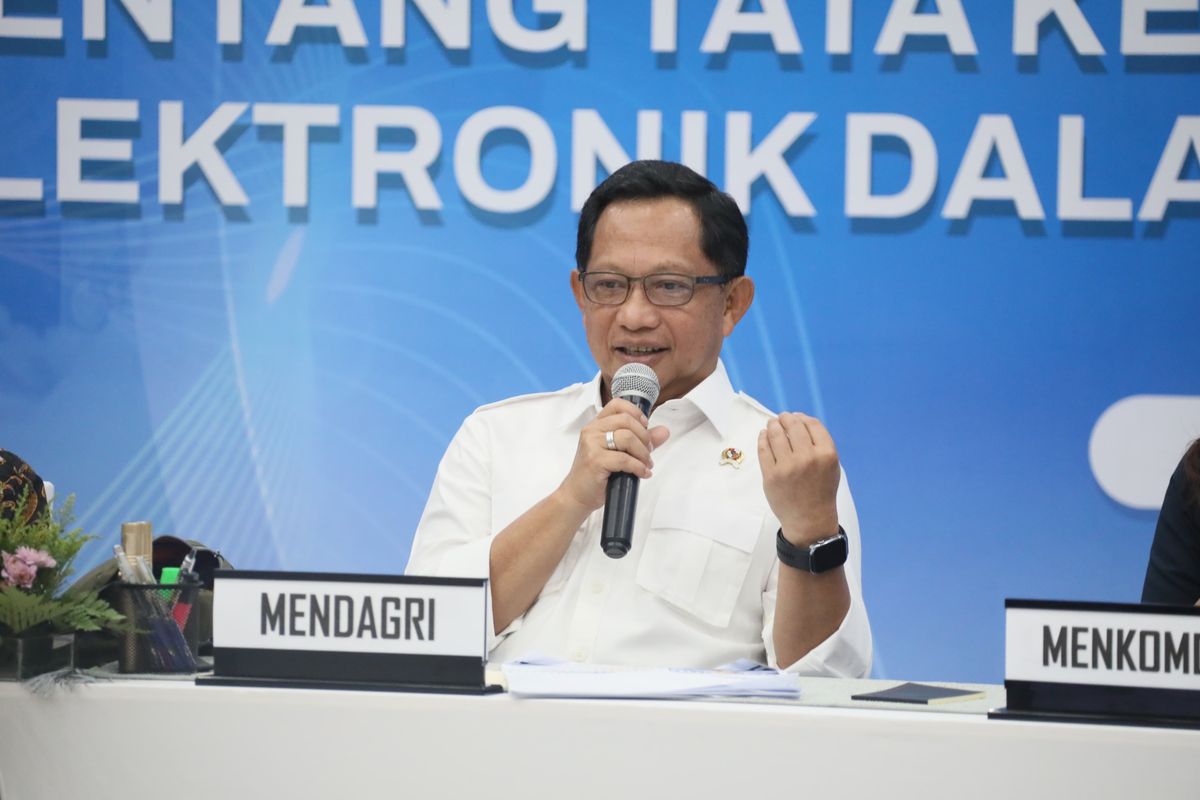 Menteri Dalam Negeri (Mendagri) Muhammad Tito Karnavian usai mengikuti Rapat Koordinasi Tindak Lanjut Peraturan Pemerintah Nomor 17 Tahun 2025 tentang Tata Kelola Penyelenggaraan Sistem Elektronik dalam Pelindungan Anak (PP Tunas) di Kantor Kementerian Komunikasi dan Digital (Komdigi), Jakarta, Rabu (11/3/2026).