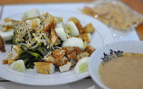 6 Eateries Dishing Out the Best 'Gado Gado' Salad in Jakarta