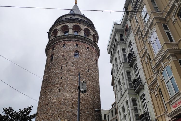 Menara Galata di Istanbul, Turki.