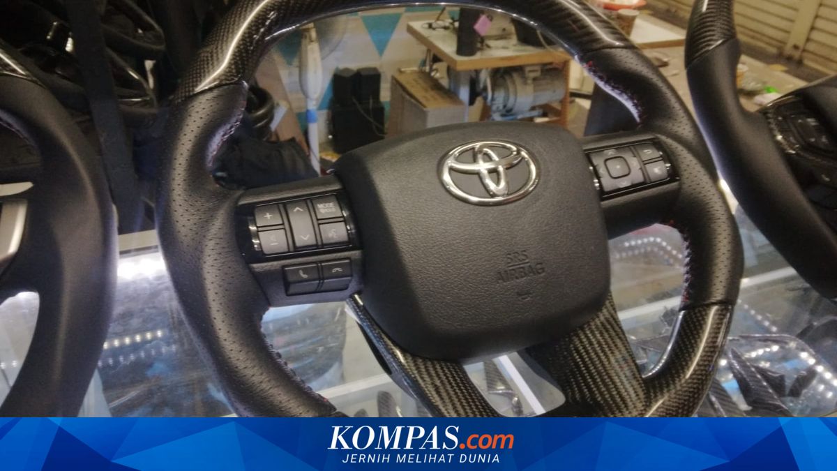 Upgrade Setir Innova Lawas Pakai Punya Fortuner GR Sport Karbon