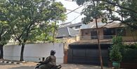 Terungkap, Siswi SMAN 6 Jakarta Tewas Setelah Motor Tersangkut Kabel PLN Saat Salip Bus