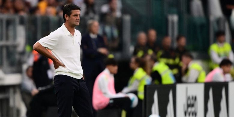 Pelatih Inter Milan, Cristian Chivu, bereaksi dalam laga Serie A Italia antara Juventus dan Inter Milan di stadion Allianz di Turin, Italia utara, pada 13 September 2025.