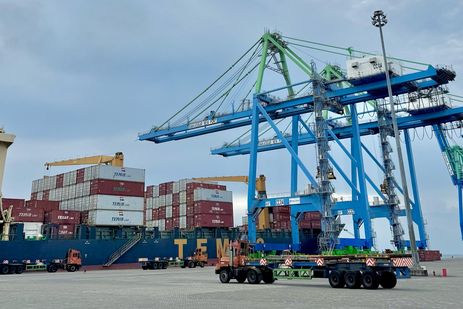 Pemindahan Terminal Petikemas Makassar ke Makassar New Port Tuntas pada 2027