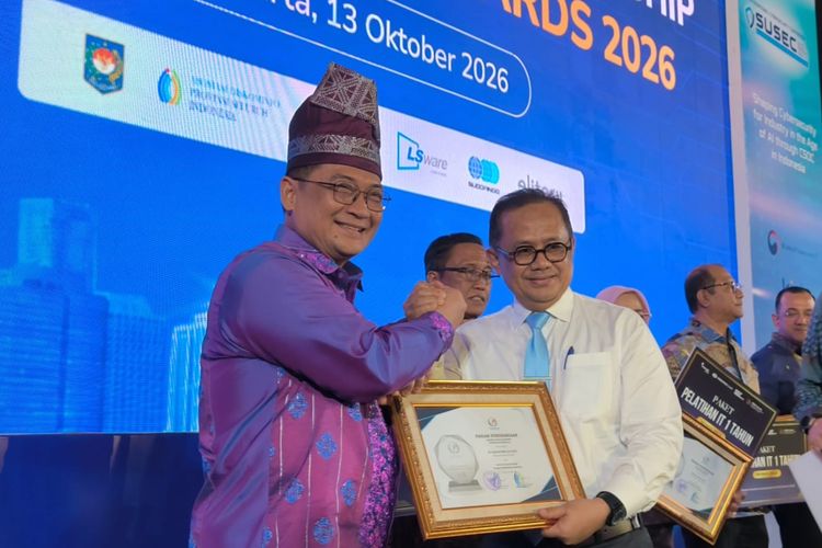 Sekda Riau Syahrial Abdi Raih Peringkat Pertama Penghargaan Kepemimpinan Digital 2026