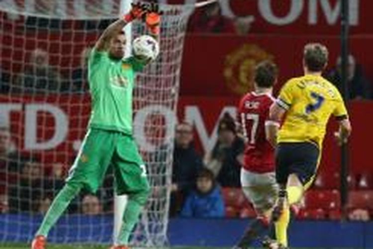 Manchester United disisihkan Middlesbrough dari Piala Liga Inggris lewat drama adu penalti, Rabu (28/10/2015).