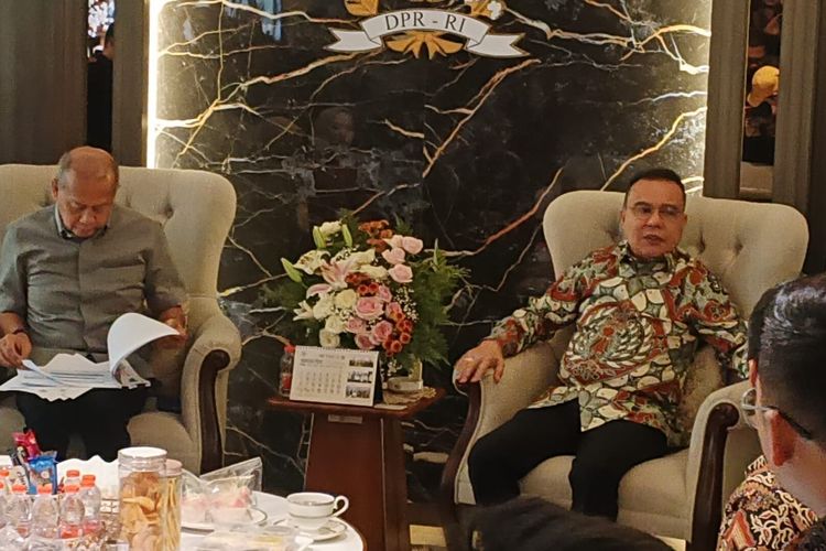 Karyawan PT Pos Adukan Telatnya Gaji 31.000 Pegawai ke Pimpinan DPR