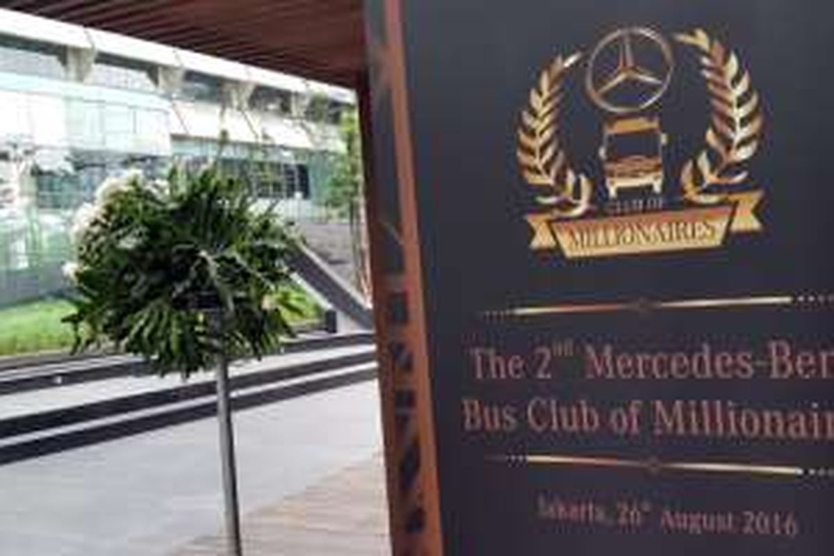 Bus Club of Millionaires 