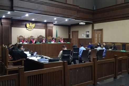 Jelang Idul Fitri, Saksi Sebut Ada Pengumpulan Uang untuk 