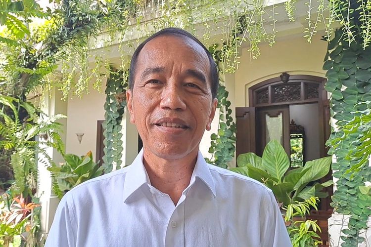 Jokowi Bantah Tudingan PDI-P Soal Bertemu Effendi Simbolon Bahas Megawati Mundur