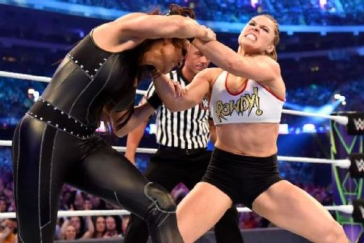 Ronda Rousey pada ajang WrestleMania 34