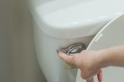 Doa Masuk & Keluar Kamar Mandi Lengkap Arab, Latin, Arti & Adab Sunnah