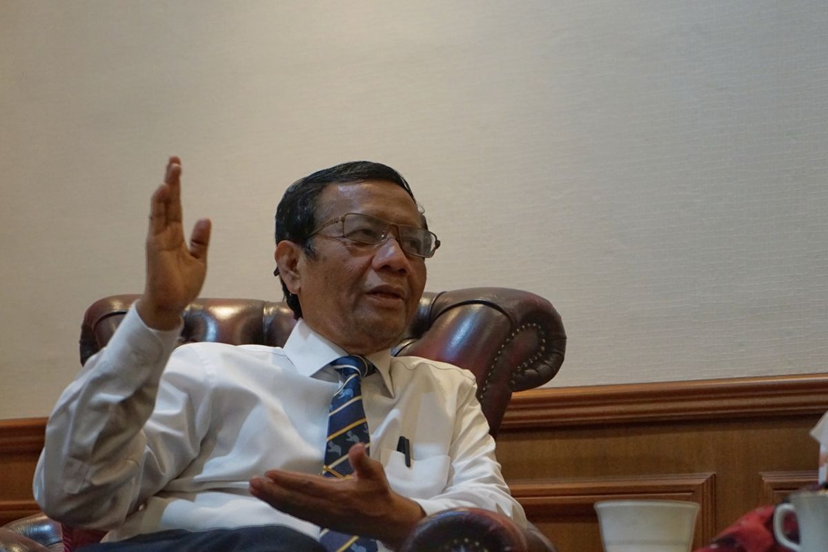Menteri Koordinator Bidang Politik, Hukum dan Keamanan (Menko Polhukam) Mahfud MD saat ditemui di Kemenko Polhukam, Jakarta Pusat, Kamis (5/12/2019).