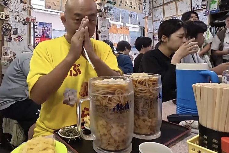 Restoran Unik di Jepang, Sajikan Mi Seberat 1,5 Kilogram di Dalam Gelas