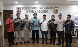 Bertemu Bupati Sumbawa Barat, Wamentrans Viva Yoga Tekankan Optimalisasi Kawasan Transmigrasi untuk Rakyat