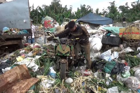 Kawasaki Z1000 Ini Sengaja Dibuang ke Tempat Sampah