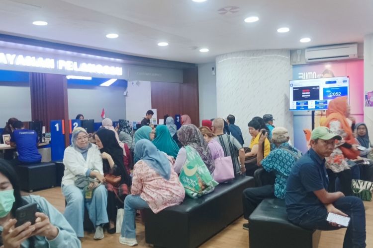 Gagal Berangkat Imbas Tabrakan Kereta, Penumpang Ini Terpaksa Nginap Lagi di Hotel