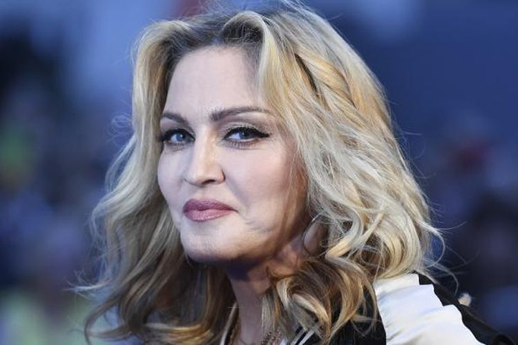 Penyanyi Madonna menghadiri pemutaran film The Beatles Eight Days A Week: The Touring Years di London, Inggris, Kamis (15/9/2016). 