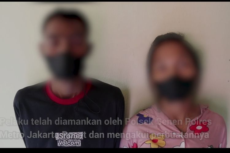 Pasangan suami istri EL (35) dan IA (32) saat diamankan di Polsek Senen, Senin (1/11/2021).