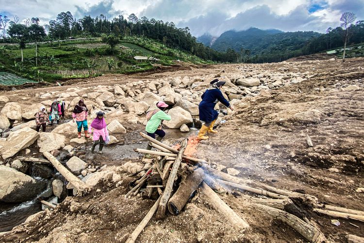 Lima Bulan Pascalongsor Cisarua, Korban Masih Mengontrak dan Menunggu Janji Relokasi