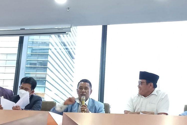 Hotman Paris di kantor DPN, SCBD, Jakarta Pusat, Selasa (26/4/2022).