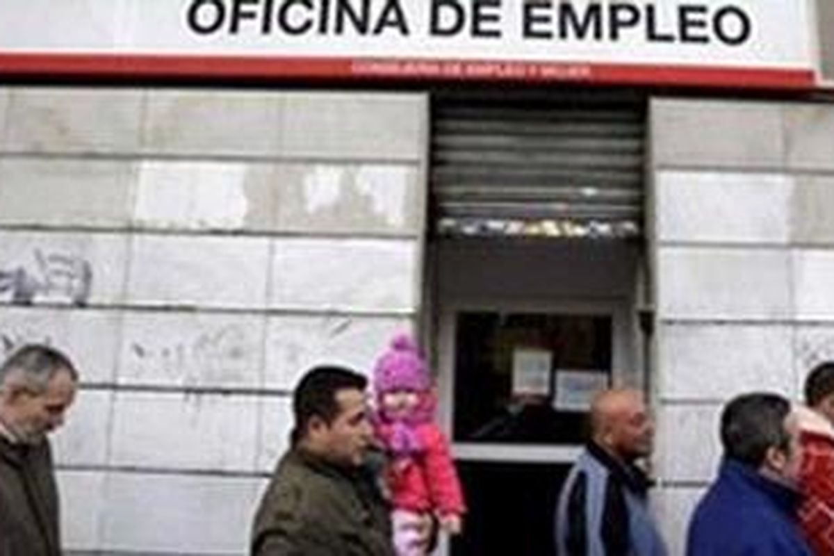 Antre pencarian kerja di departemen tenaga kerja Spanyol.