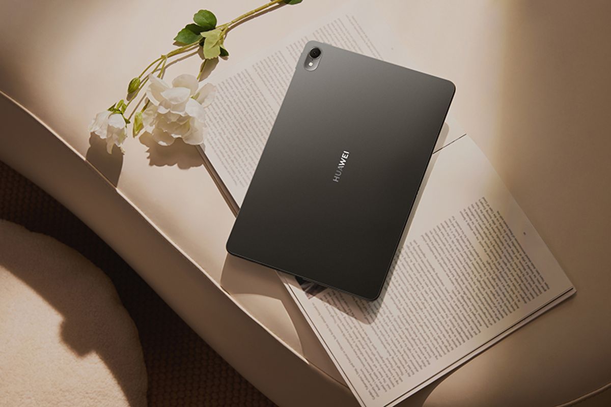 Huawei MatePad Air didesain untuk mobilitas tinggi. 
