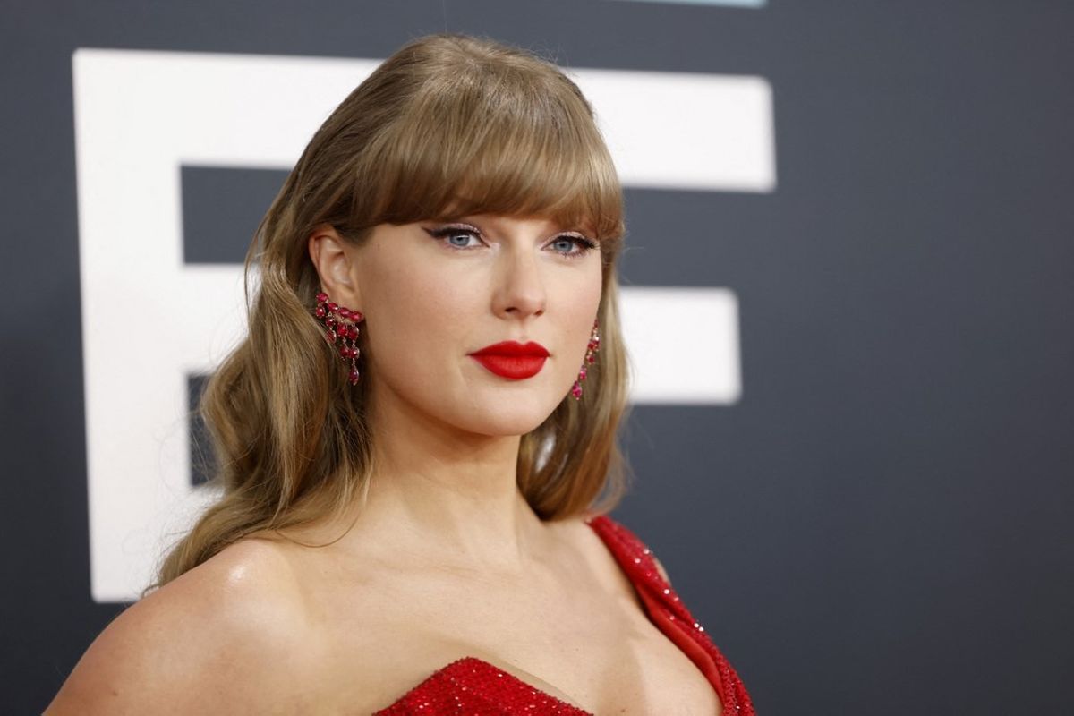 Taylor Swift menghadiri Grammy Awards ke-67 di Los Angeles, California, Amerika Serikat, pada Minggu (2/2/2025).