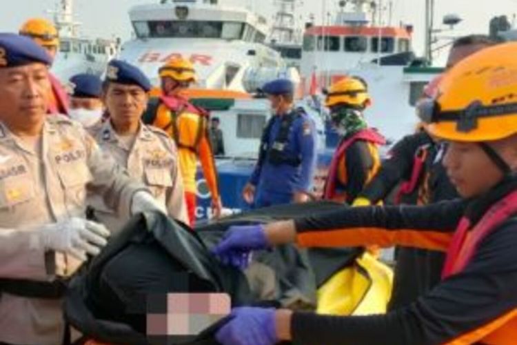Pria asal Bangkalan yang melompat dari Jembatan Suramadu ditemukan tewas, Jumat (23/6/2023).