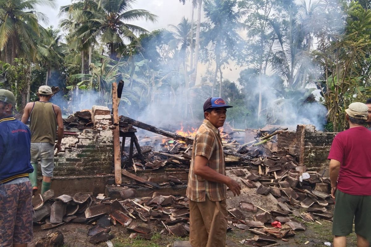 Rumah yang ludes dilalap si jago merah 