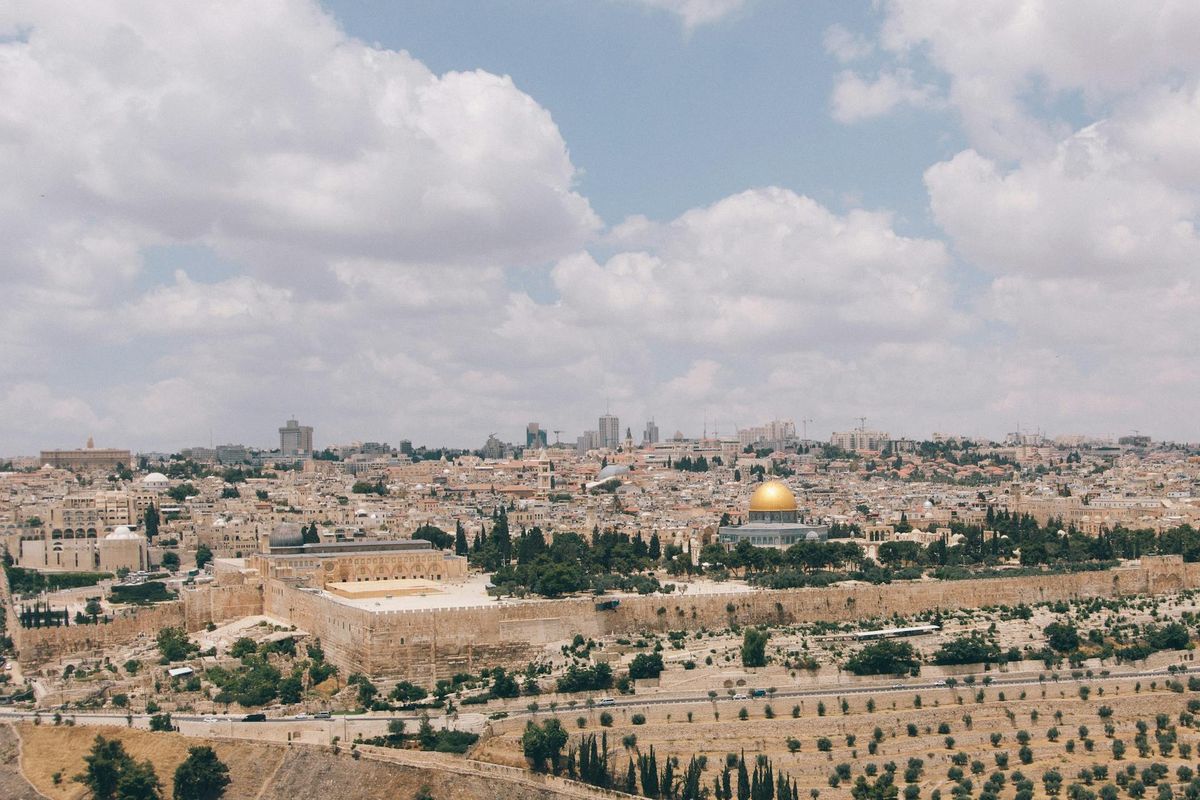 Pemandangan kompleks Masjid Al-Aqsa di Yerusalem dari jauh.