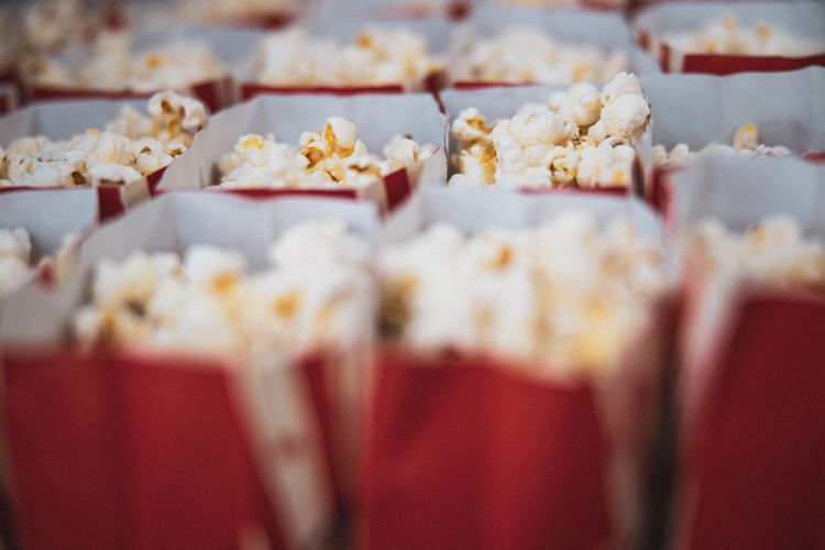 Bebas Bawa Makanan ke dalam Bioskop Alfamart, Ini Syaratnya 