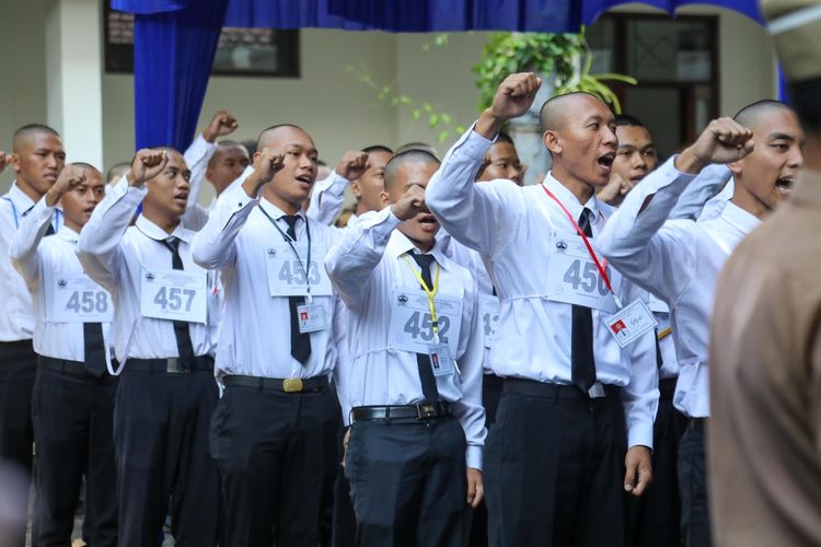 Ratusan peserta mengikuti seleksi program magang Jepang di Kantor Disnakertrans Jawa Tengah, Senin (21/7/2025).