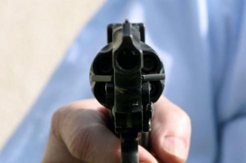 Ribut di Warung Tuak, Polisi Todongkan Pistol ke Kepala Pengunjung 