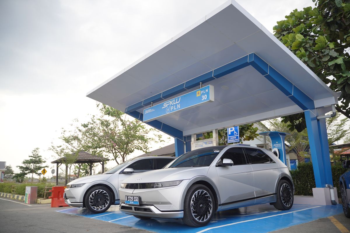 Stasiun Pengisian Kendaraan Listrik Umum (SPKLU) milik PLN dengan tipe ultra fast charging 200 kW