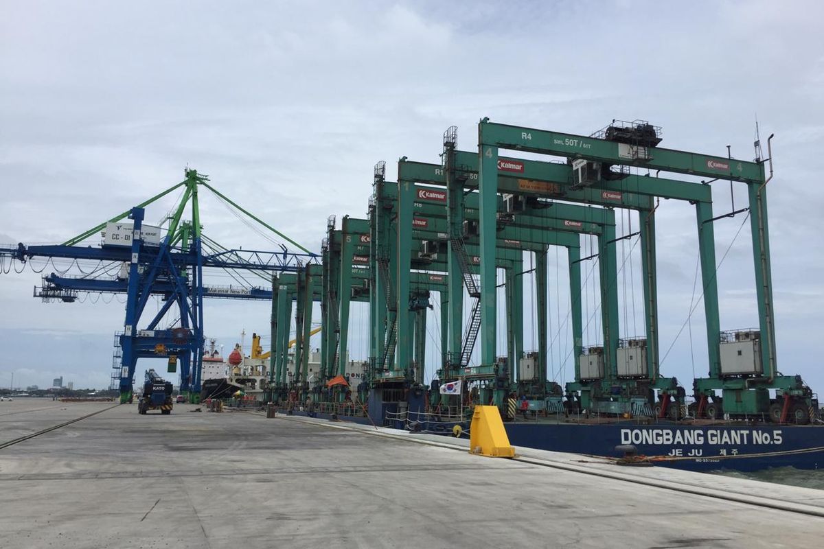 PT Pelabuhan Indonesia IV (Persero) kembali mendatangkan 8 unit Rubber Tyred Gantry (RTG) Crane di Makassar New Port (MNP) untuk memperkuat bongkar muat Kargo di Wilayah Indonesia Timur. 