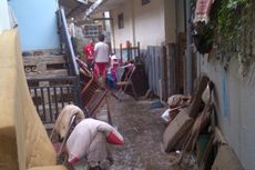 Cuma Terima Bantuan Karbol dan Kaporit, Korban Banjir Bandung Mengeluh