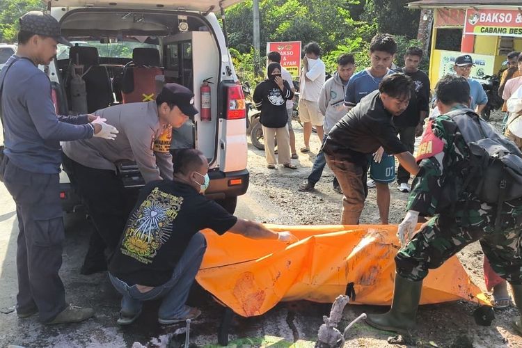 Adu Banteng Dua Motor hingga Terbakar di Bengalon Kutim, Dua Pengendara Tewas Terpanggang