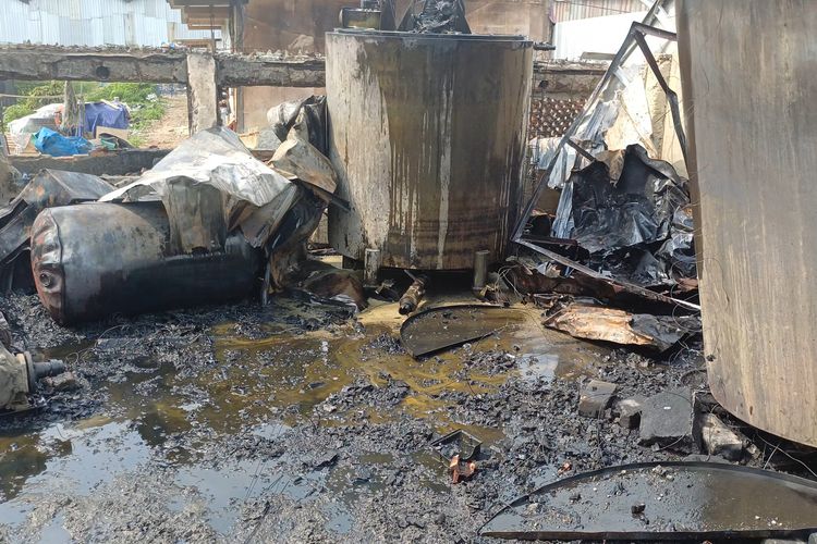 Kondisi Gudang Oli di Jakut Usai Kebakaran, Tanah Menghitam dan Drum Berserakan