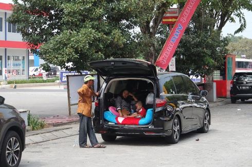 Bahaya Pasang Kasur di Kabin Mobil, Penumpang Bisa Terlempar 