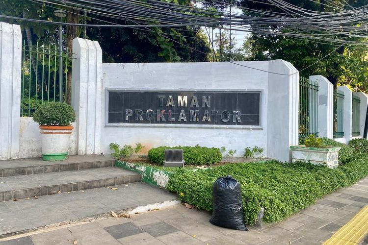 Taman Proklamator atau Taman Proklamasi di Menteng, Jakarta Pusat. 