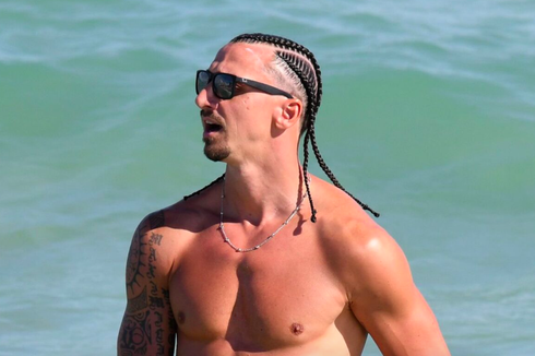 Zlatan Ibrahimovic Pamer Gaya Rambut Cornrow Saat Latihan di Pantai