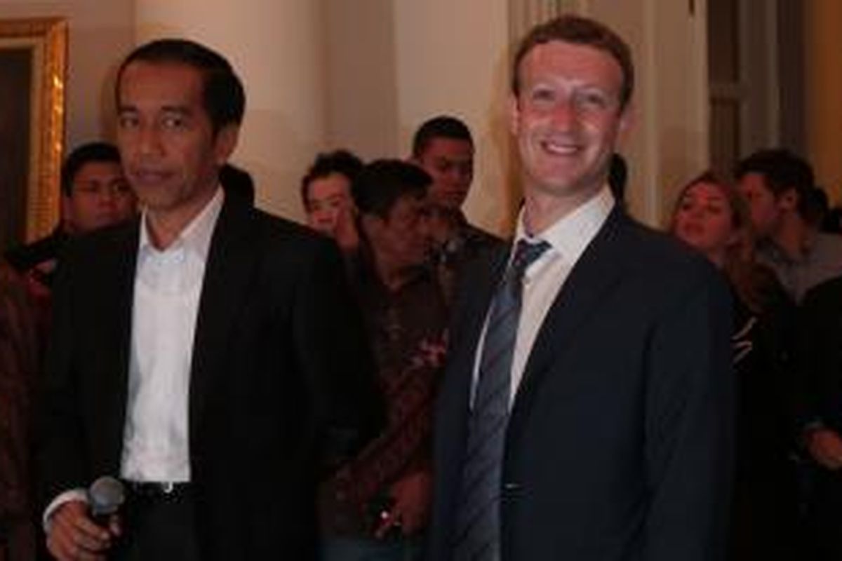 Presiden terpilih yang masih menjabat Gubernur DKI Jakarta Joko Widodo menerima CEO Facebook Mark Zuckerberg di Balaikota Jakarta, Senin (23/10/2014) pagi.